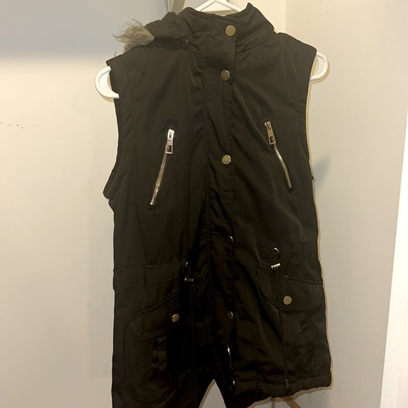 Women’s small black vest with fur-lined hood. - Picture 1 of 4